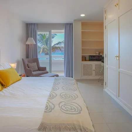 Beachfront In Playa De Canteras Appartamento Las Palmas de Gran Canaria